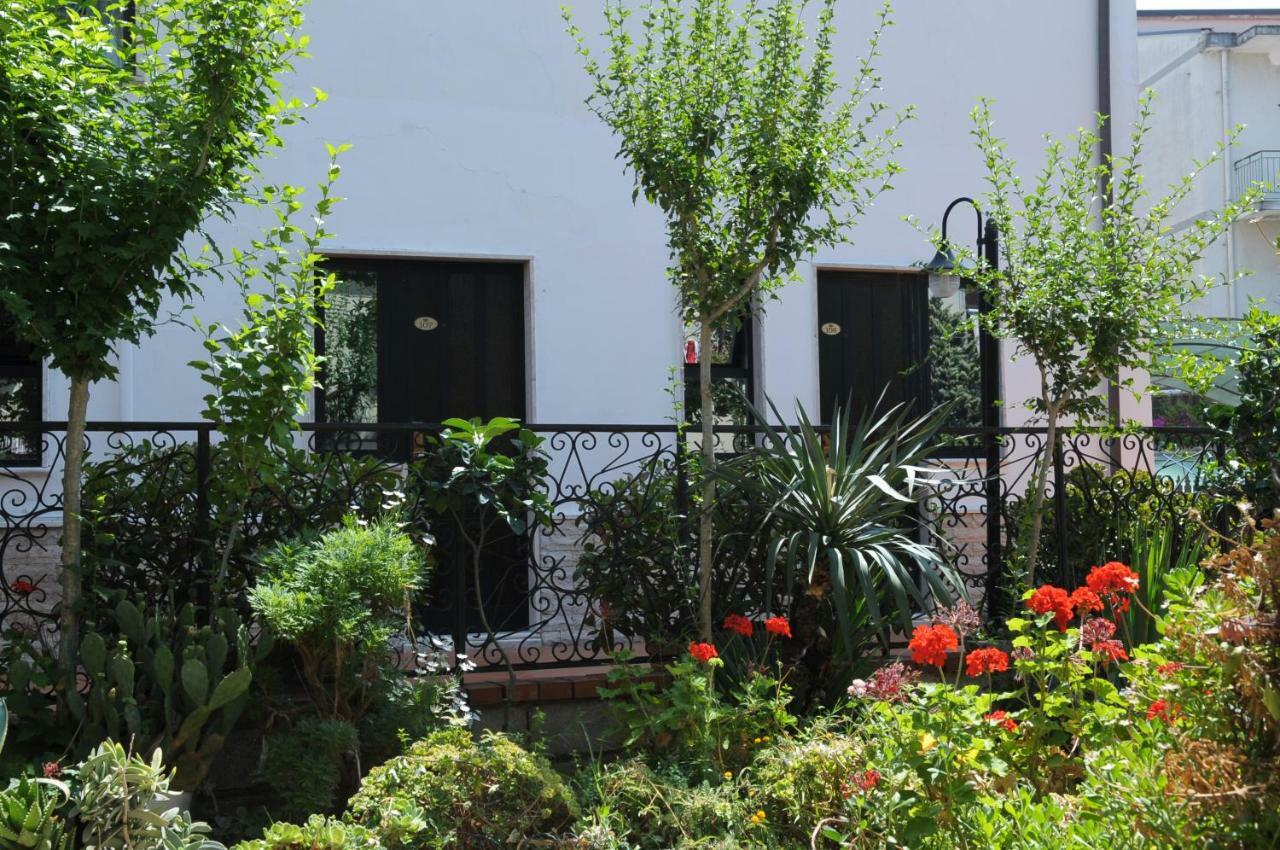 Hotel La Sorgente Hs Paestum Extérieur photo